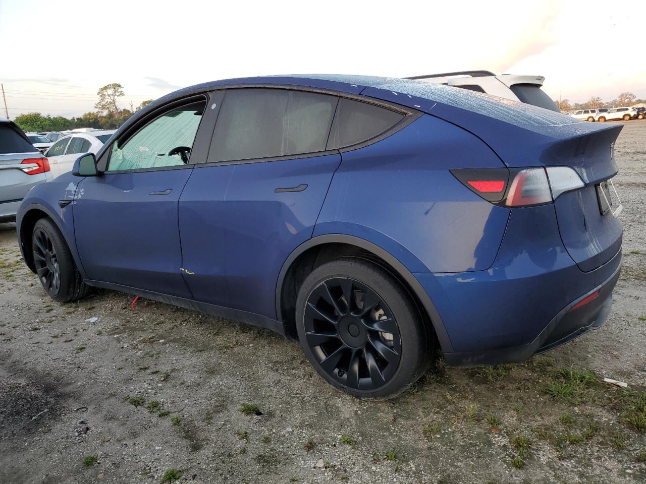 7SAYGDEE1NF481432 2022 TESLA MODEL Y - Image 2