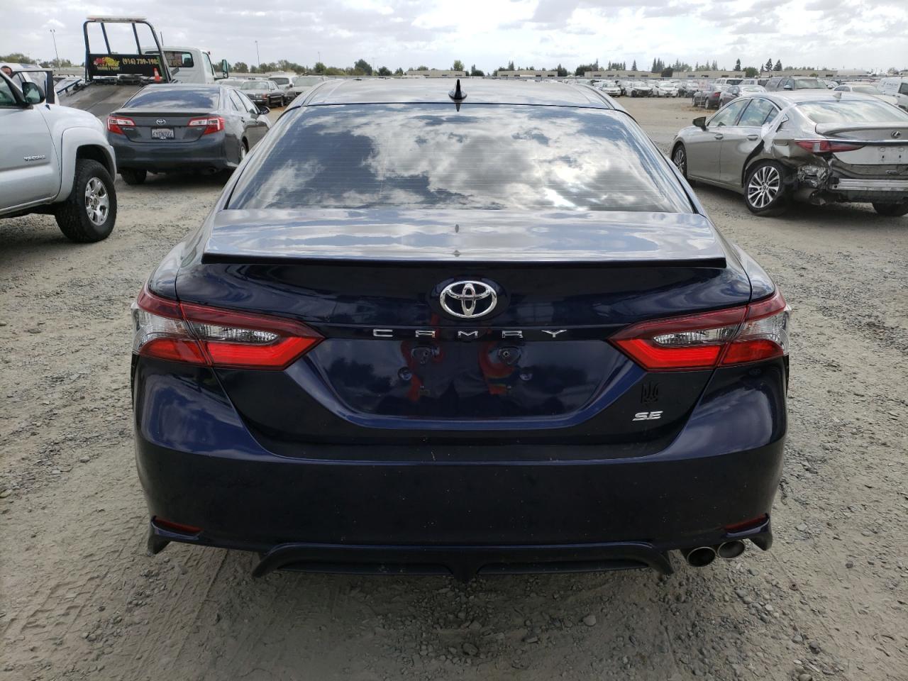 4T1G11AK2MU426395 2021 Toyota Camry Se