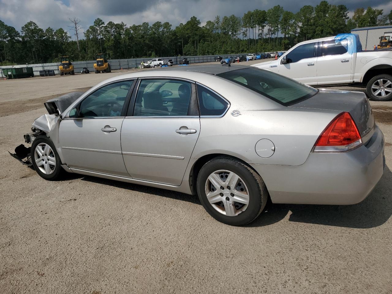 2007 Chevrolet Impala - Image 2