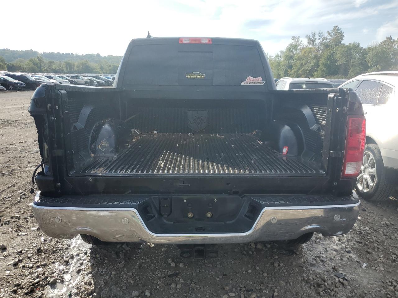 1C6RR7LT1FS716003 2015 Ram 1500 Slt