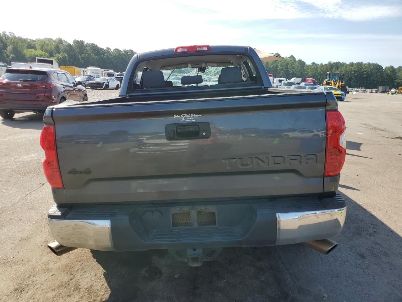 5TFDW5F19JX738577 2018 Toyota Tundra Crewmax Sr5