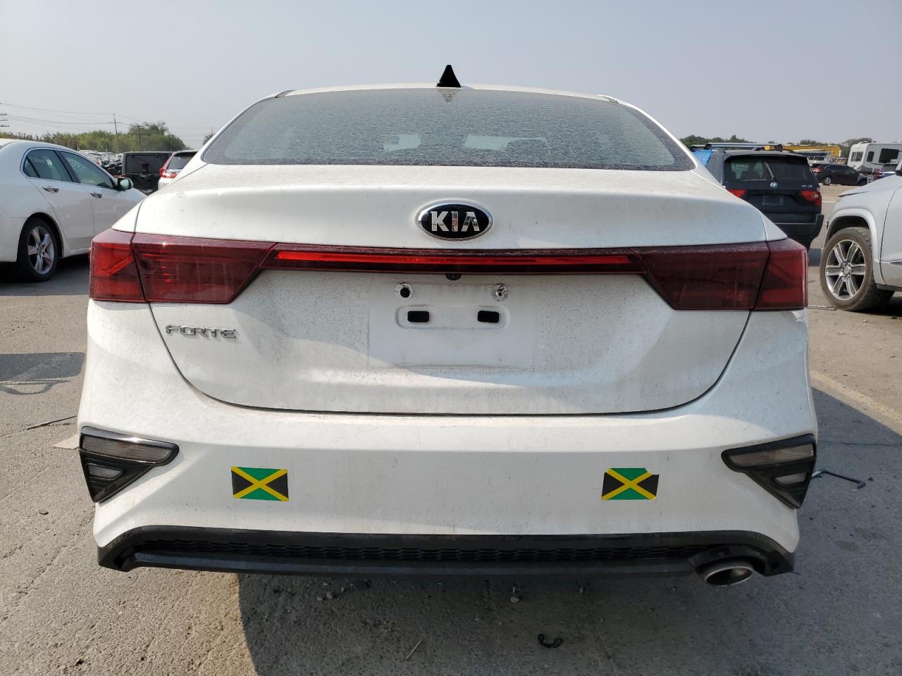 2021 Kia Forte Fe VIN: 3KPF24AD8ME345996 Lot: 70568394