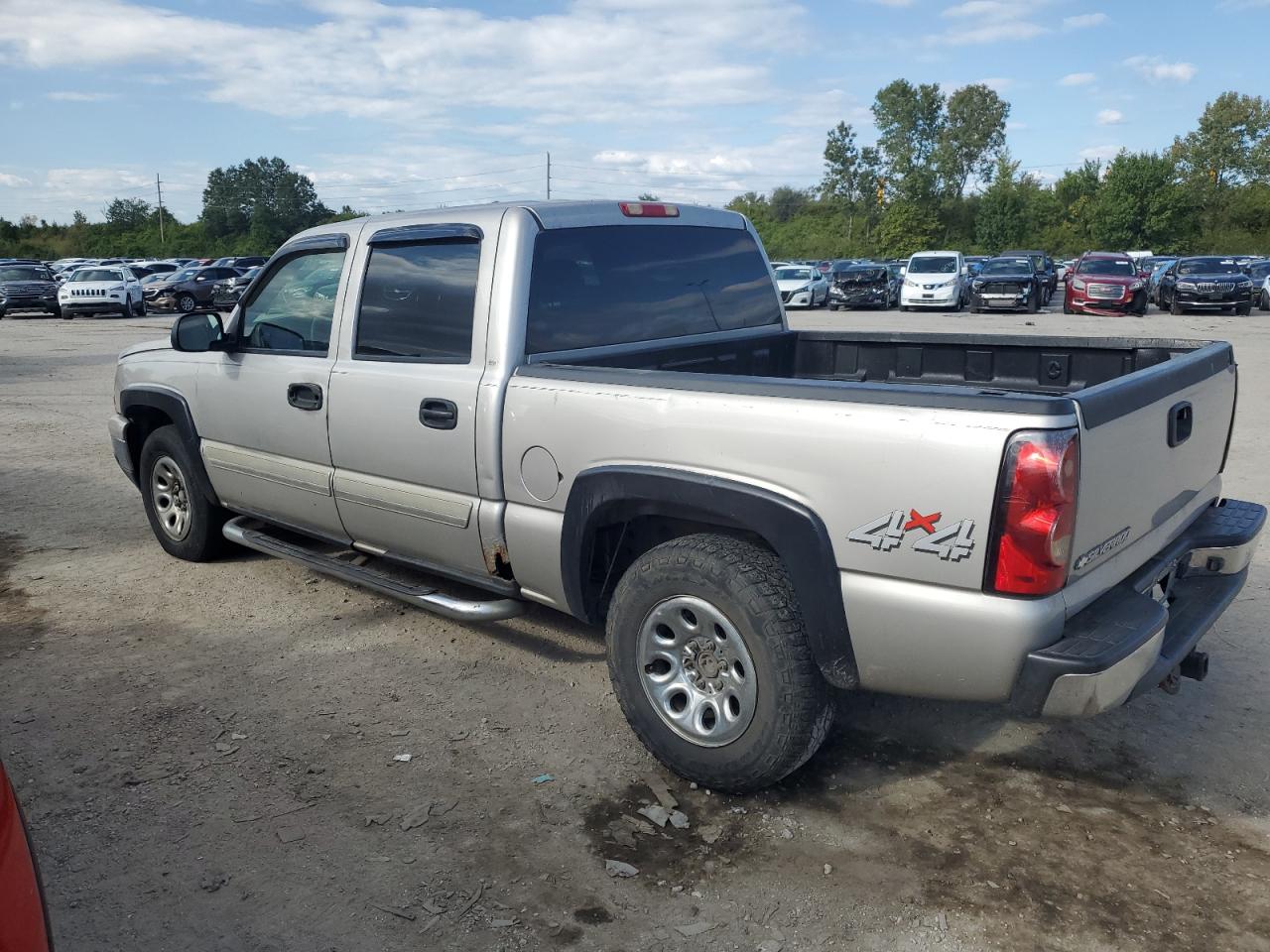 2006 Chevrolet Silverado - Image 2