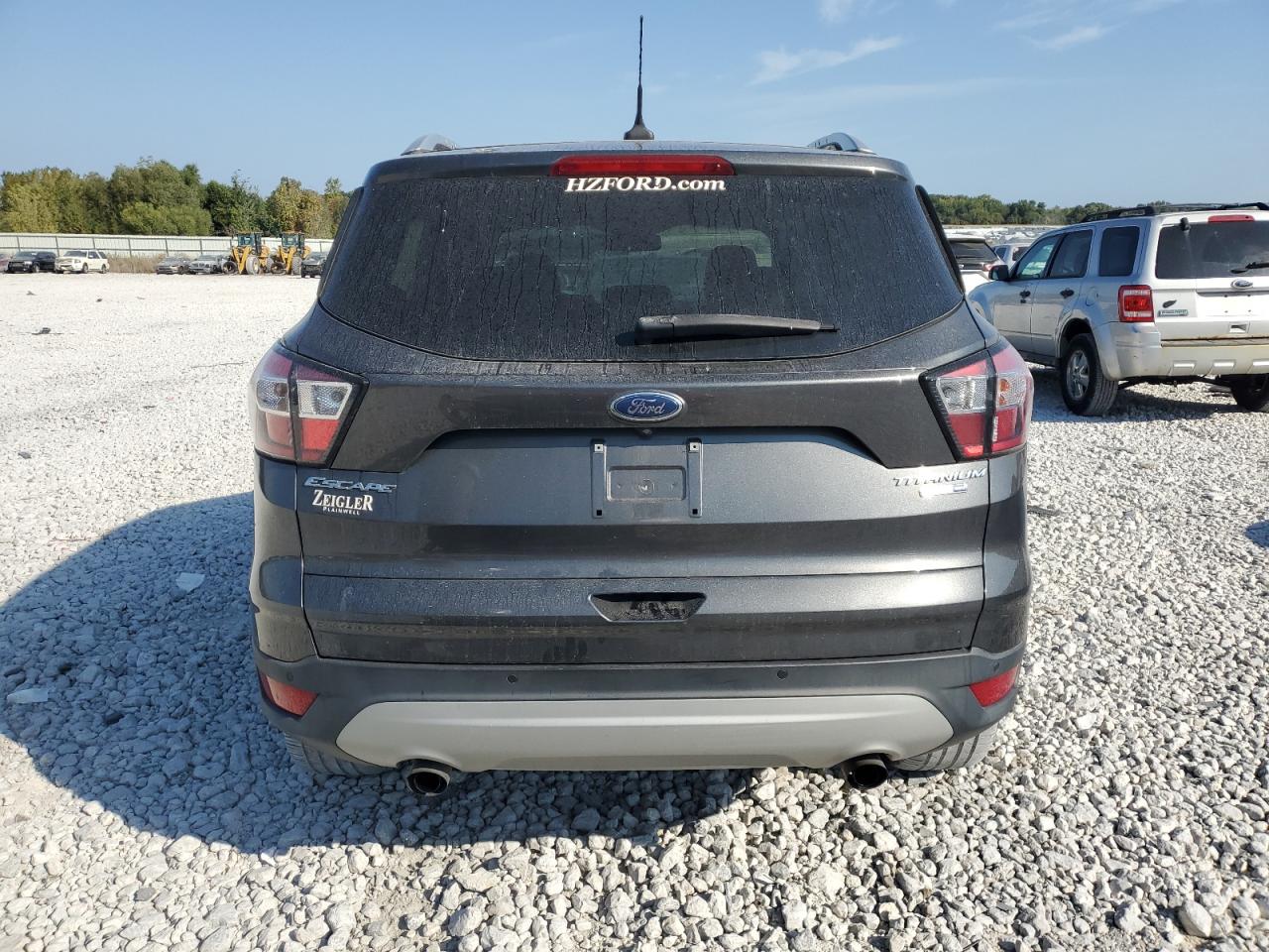 1FMCU9J99JUD44855 2018 Ford Escape Titanium