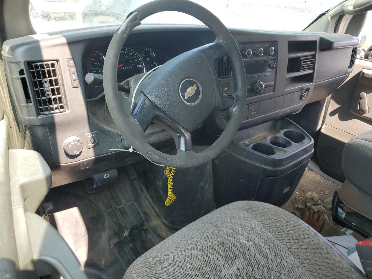 2009 Chevrolet Express - Image 8