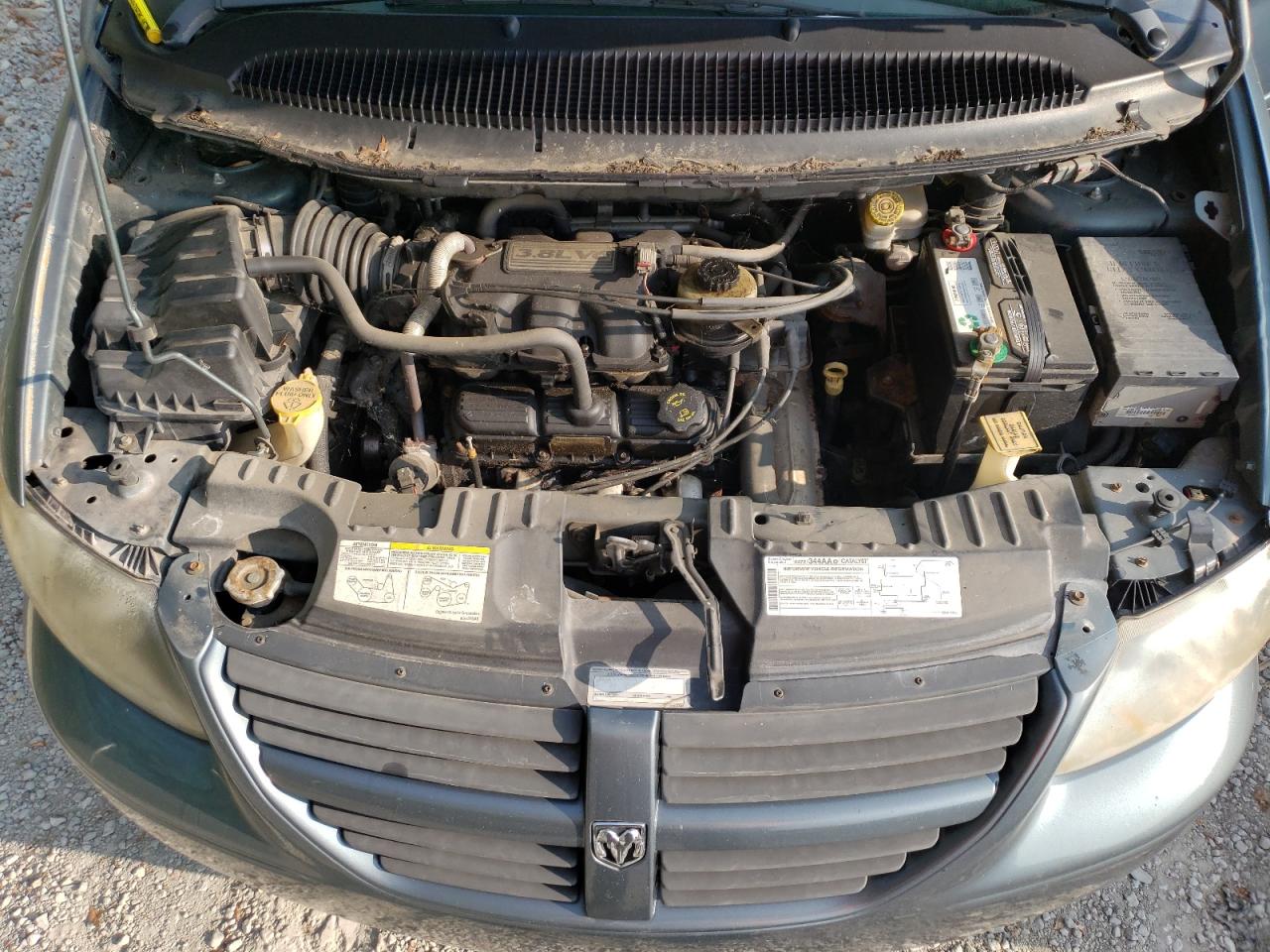 2005 Dodge Caravan - Image 12