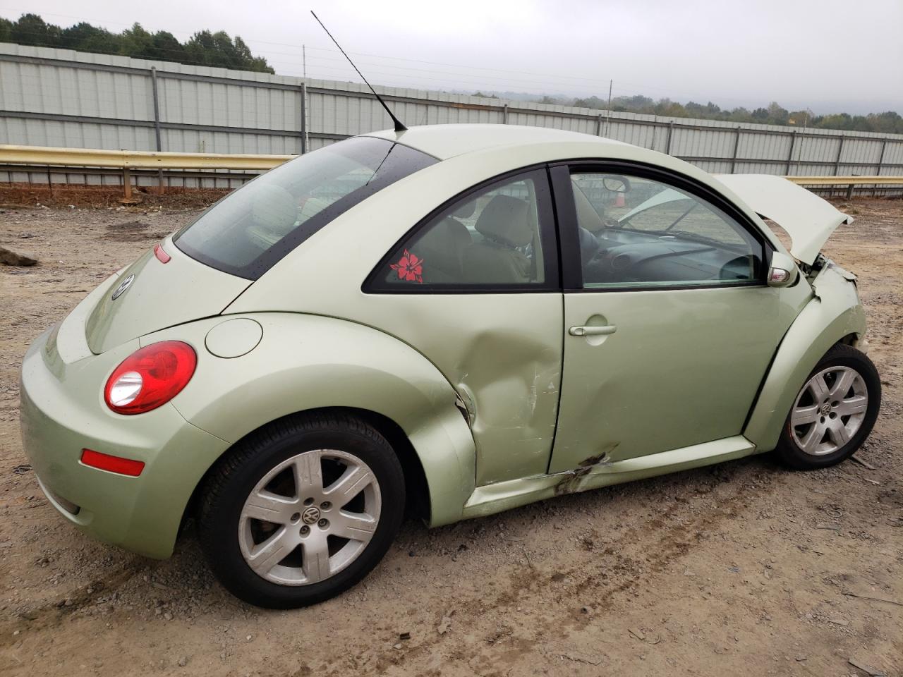 2007 Volkswagen Beetle - Image 3
