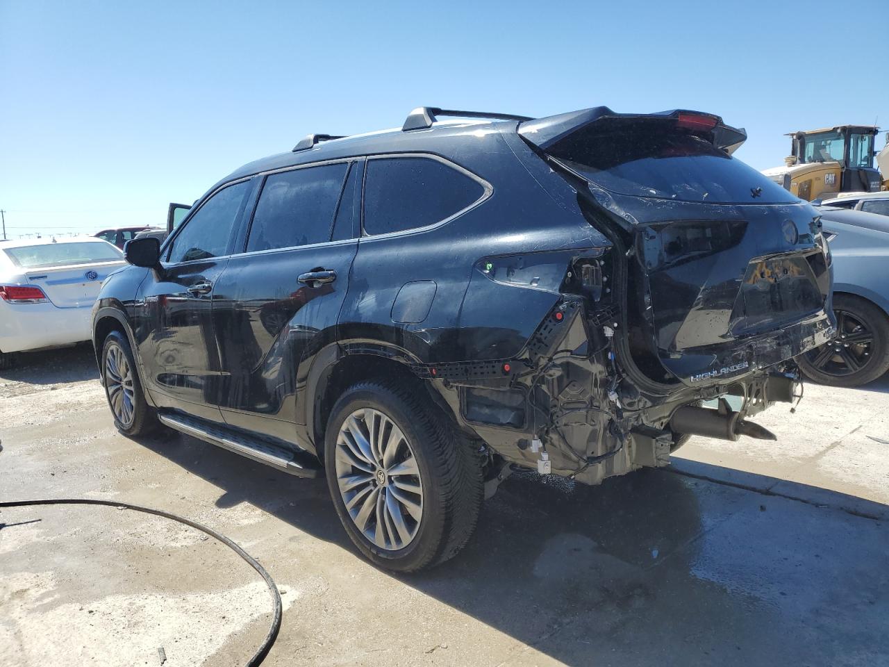 5TDFARAHXMS009534 2021 TOYOTA HIGHLANDER - Image 2