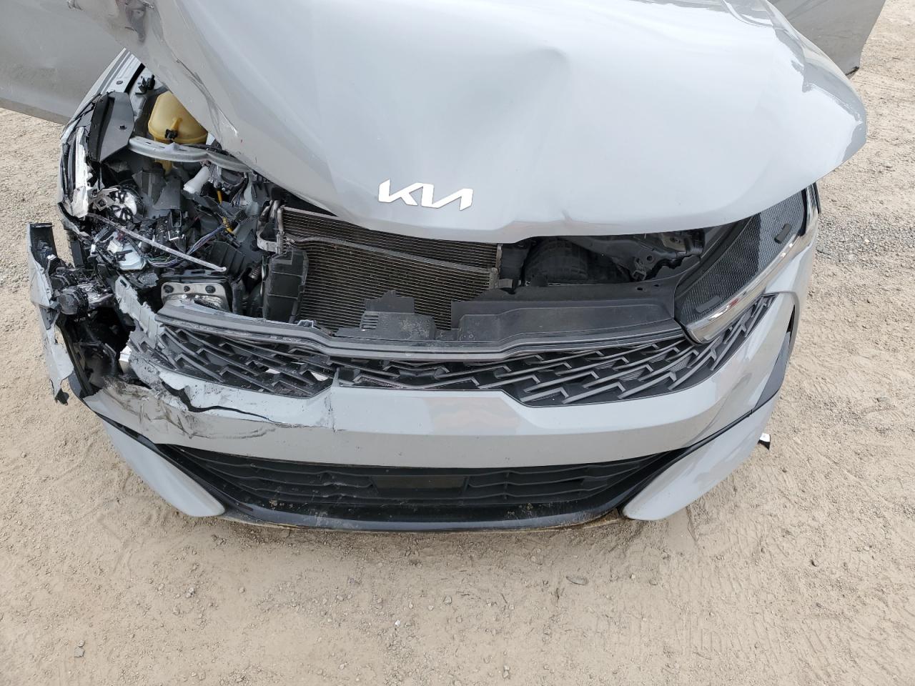 2024 Kia K5 - Image 12