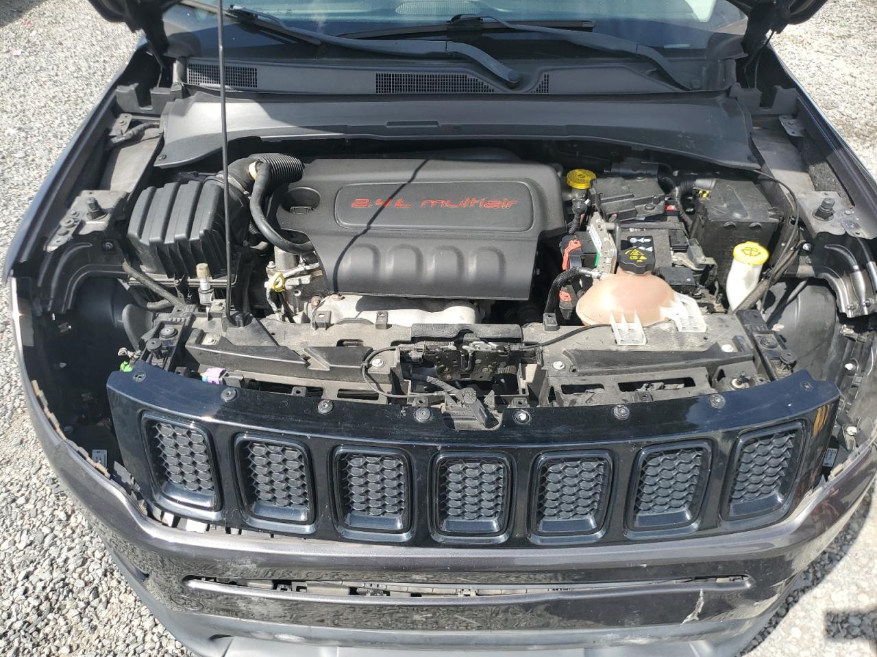 3C4NJDBB6JT394911 2018 Jeep Compass Latitude