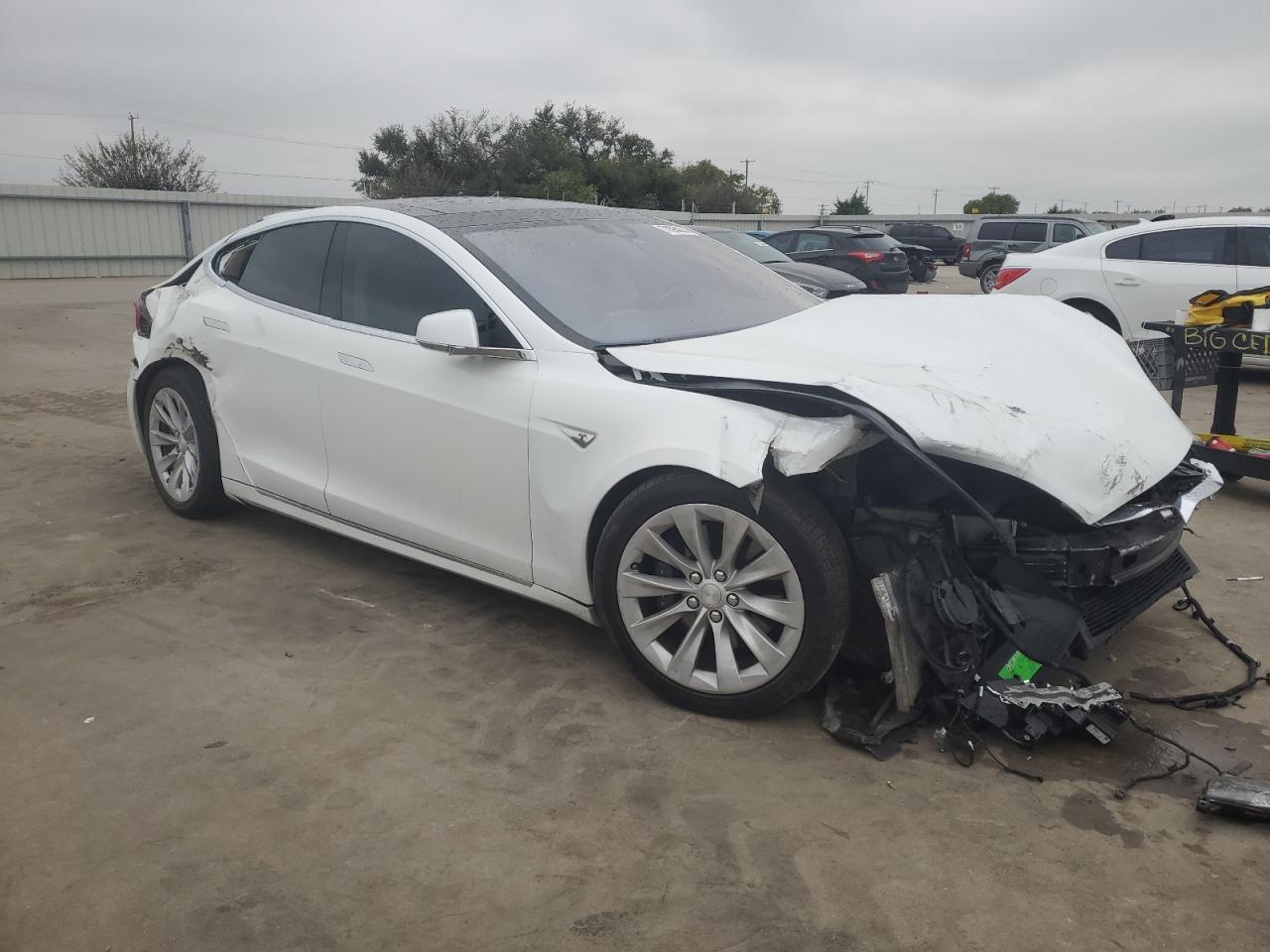 VIN 5YJSA1E21GF156484 2016 TESLA MODEL S no.4