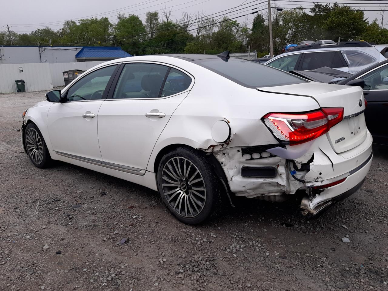 VIN KNALN4D78F5179698 2015 KIA CADENZA no.2