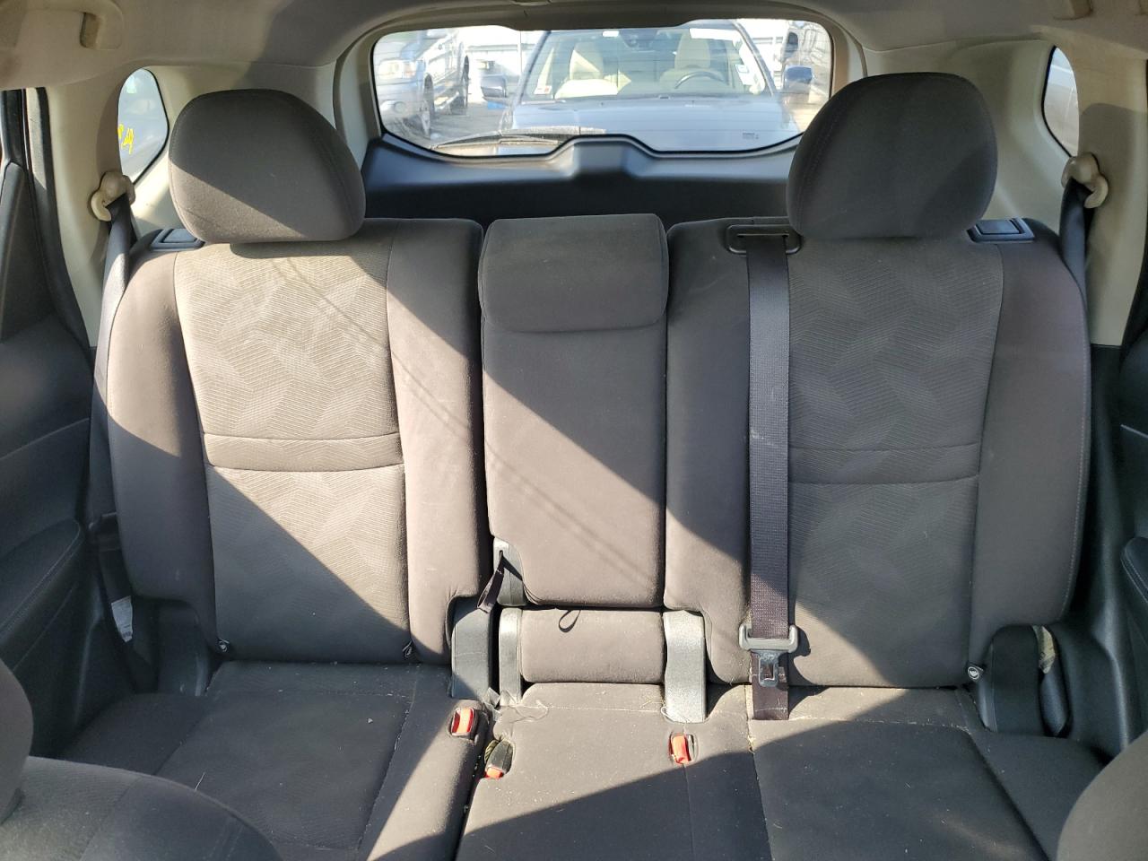 2016 Nissan Rogue - Image 10