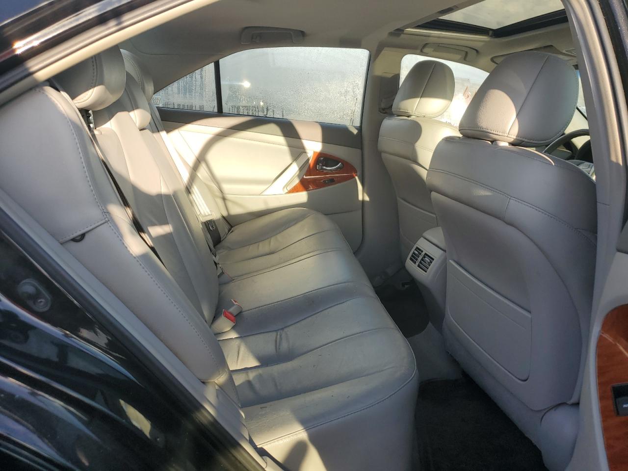 2011 Toyota Camry - Image 10