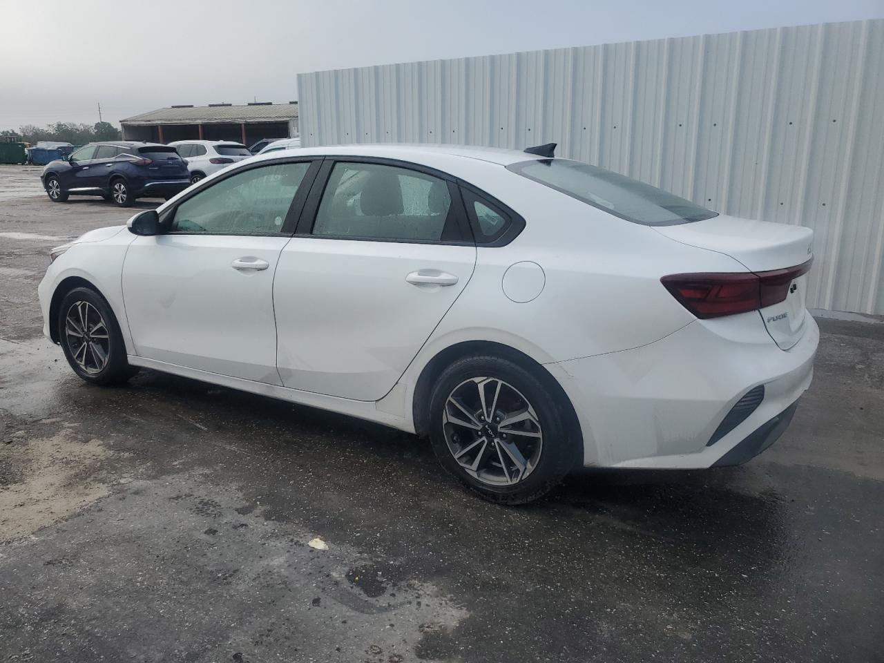 3KPF24ADXNE418108 2022 KIA FORTE - Image 2