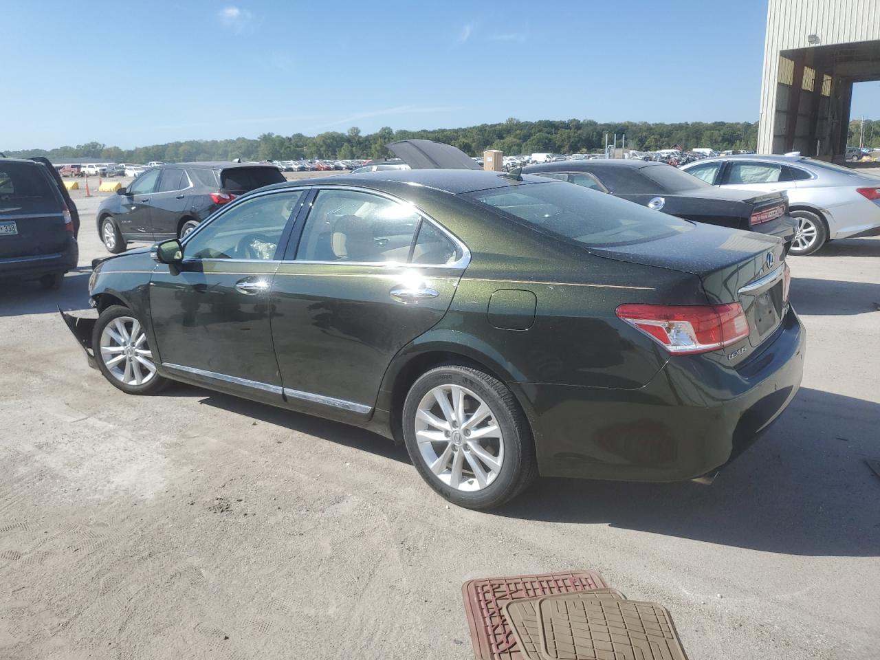 2010 Lexus ES - Image 2