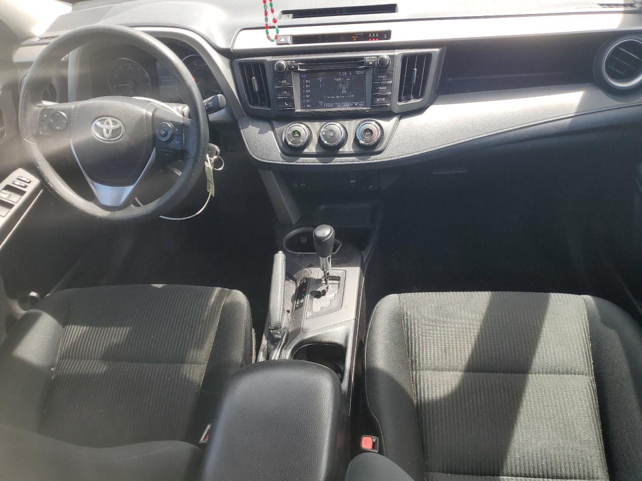 2T3ZFREV5HW378174 2017 Toyota Rav4 Le