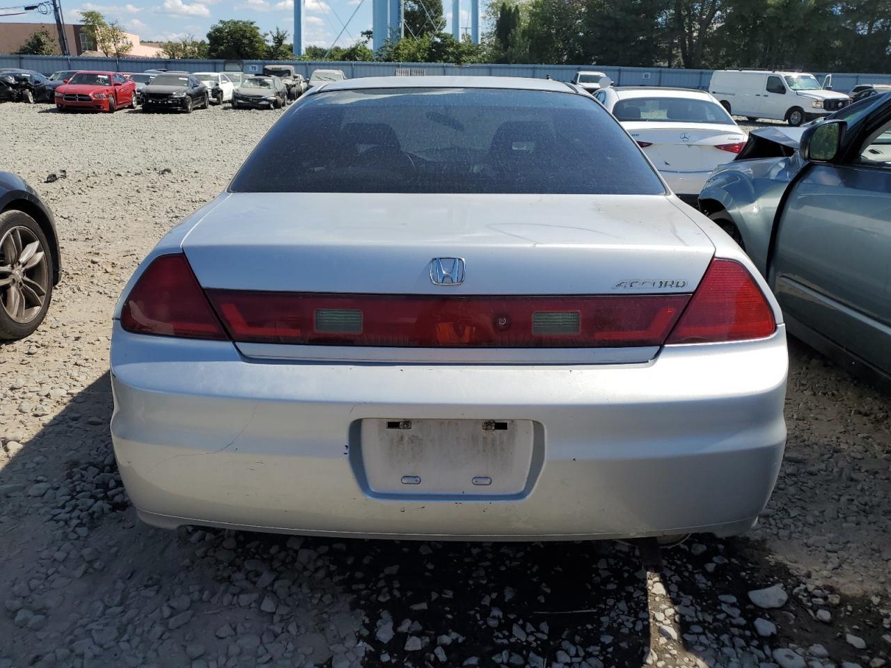 1HGCG32692A028762 2002 Honda Accord Lx