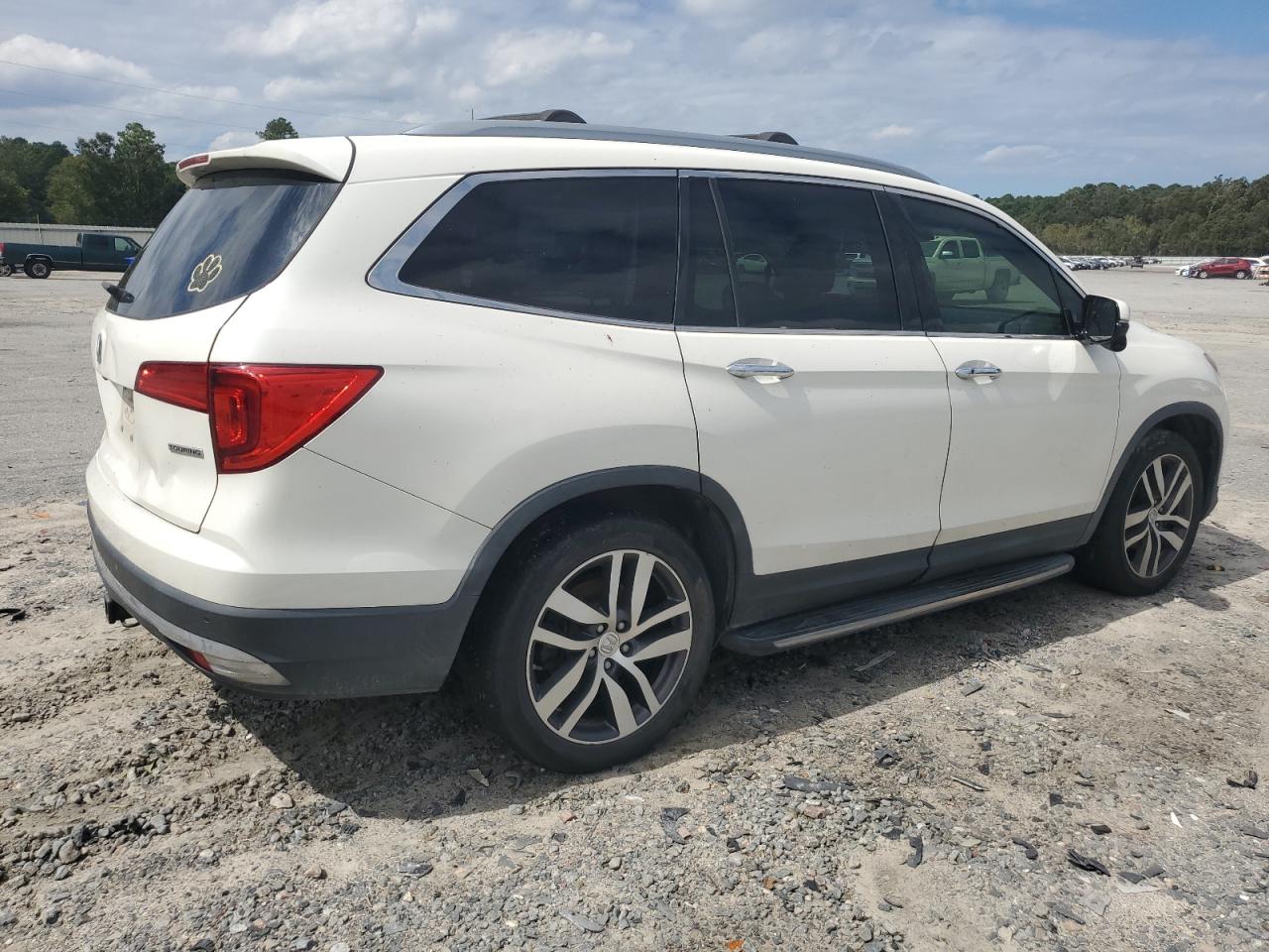 5FNYF5H96GB013526 2016 Honda Pilot Touring