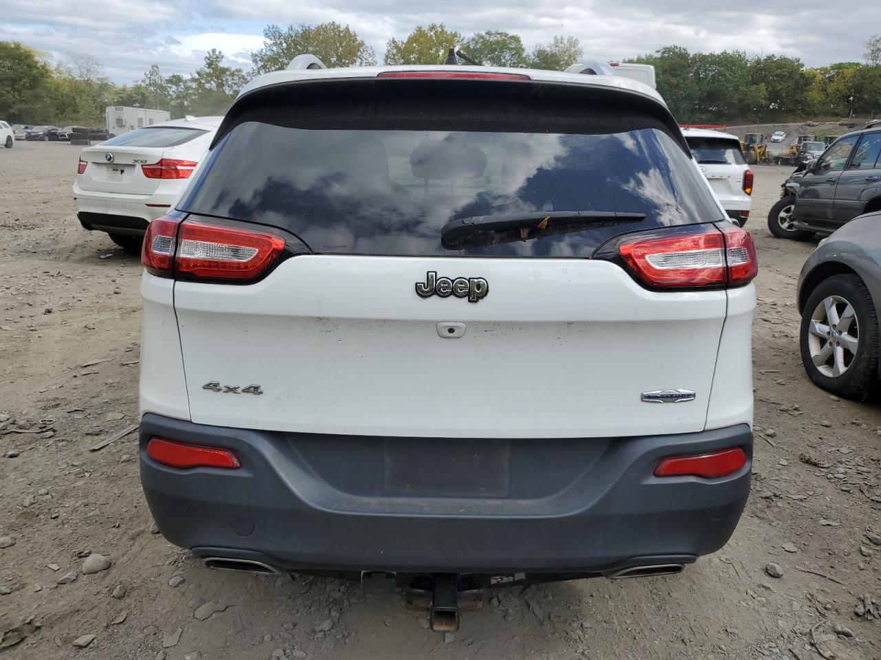 2016 Jeep Cherokee Latitude VIN: 1C4PJMCSXGW286320 Lot: 72598334