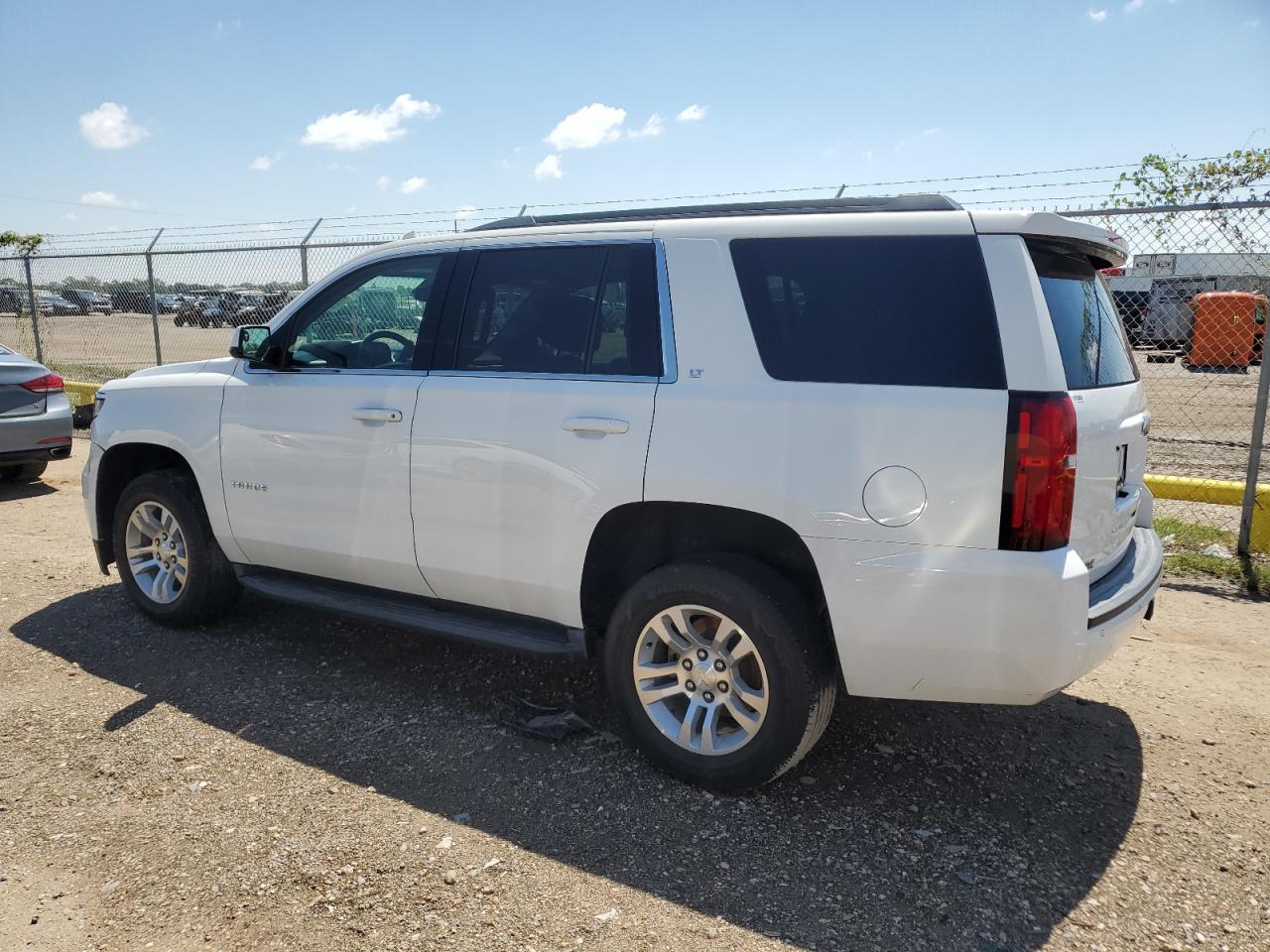 1GNSKBKC7HR135108 2017 CHEVROLET TAHOE - Image 2