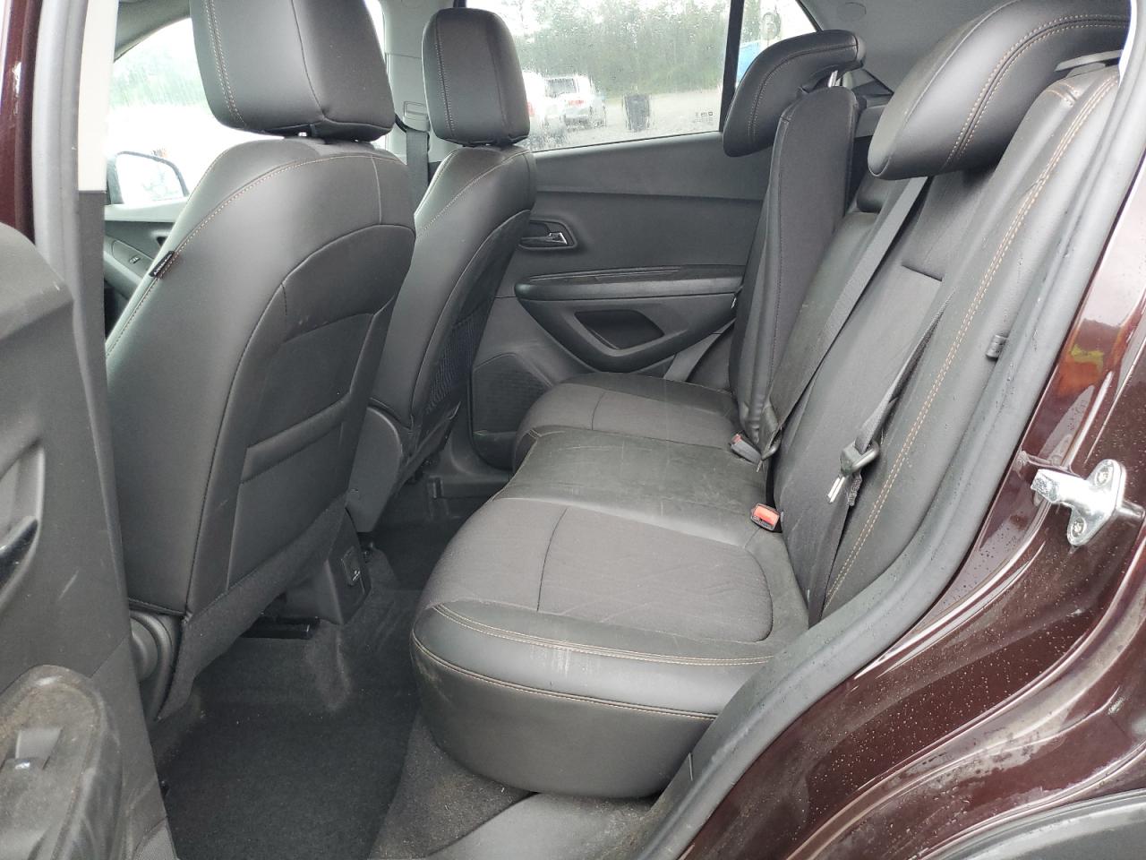 2022 Chevrolet Trax - Image 10