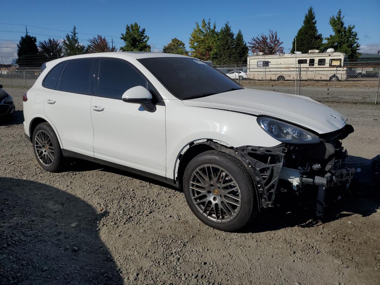 VIN WP1AA2A24HKA88286 2017 PORSCHE CAYENNE no.4