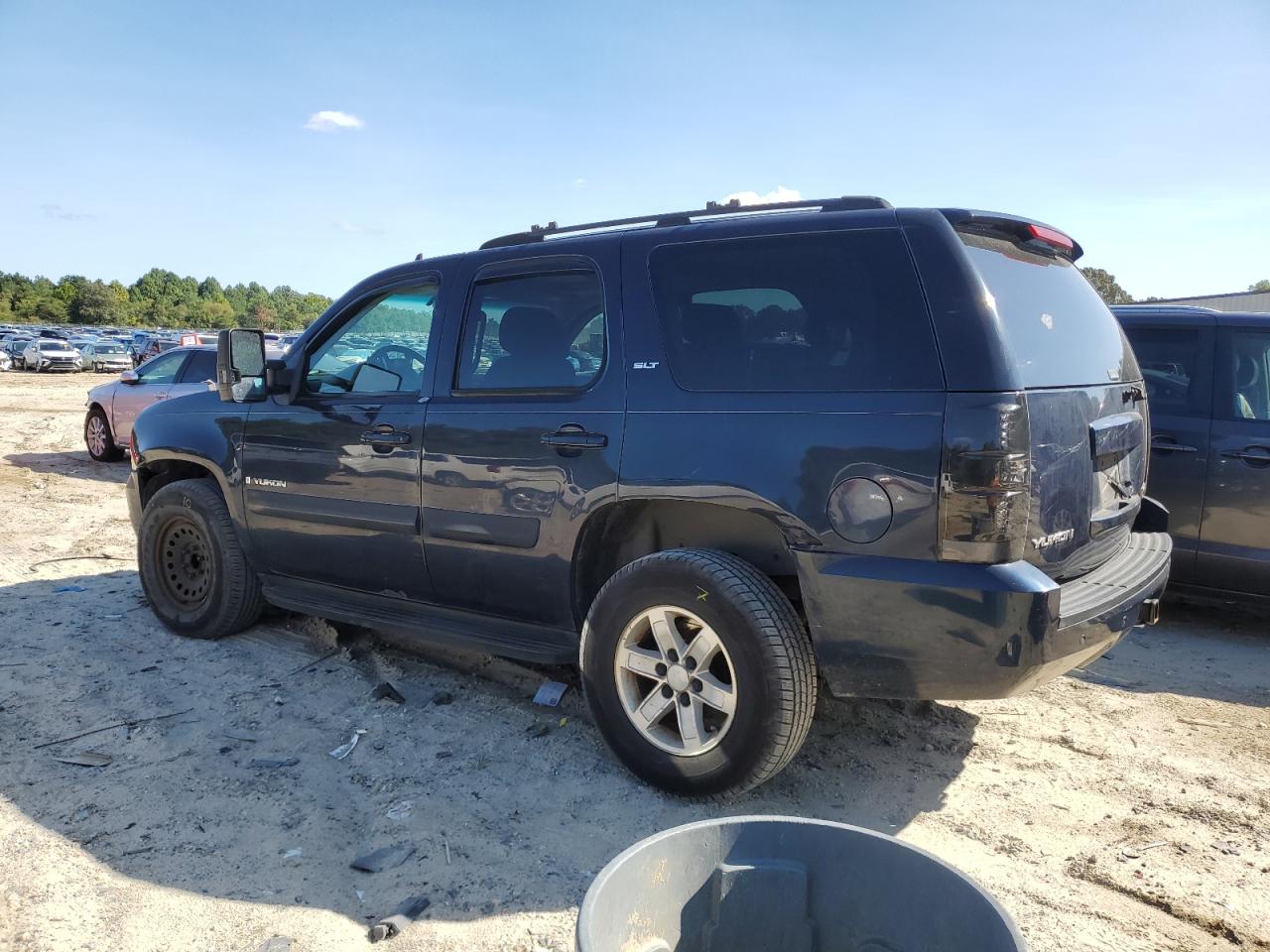 2007 GMC Yukon - Image 2