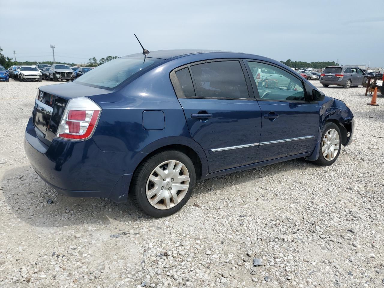 2010 Nissan Sentra - Image 3