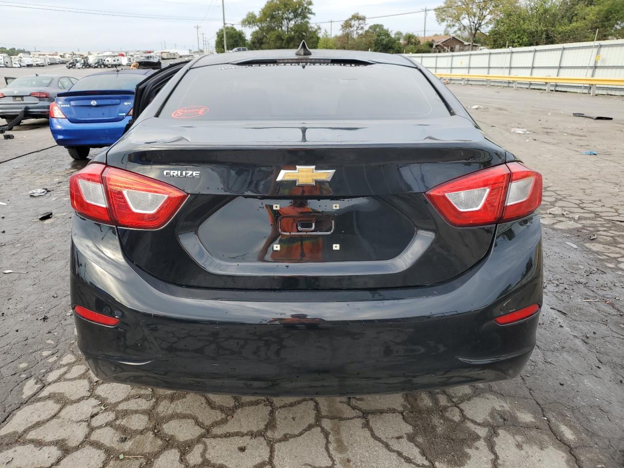 2019 Chevrolet Cruze Ls VIN: 1G1BC5SM7K7122130 Lot: 70250144