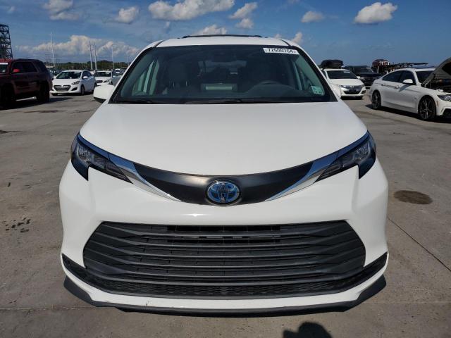 5TDKRKEC5NS129725 Toyota All Models SIENNA LE 5