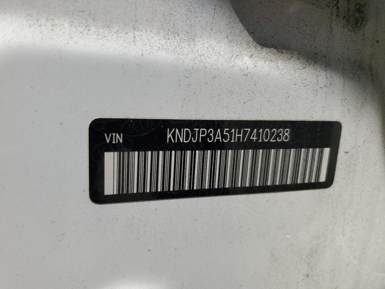 KNDJP3A51H7410238 2017 Kia Soul +