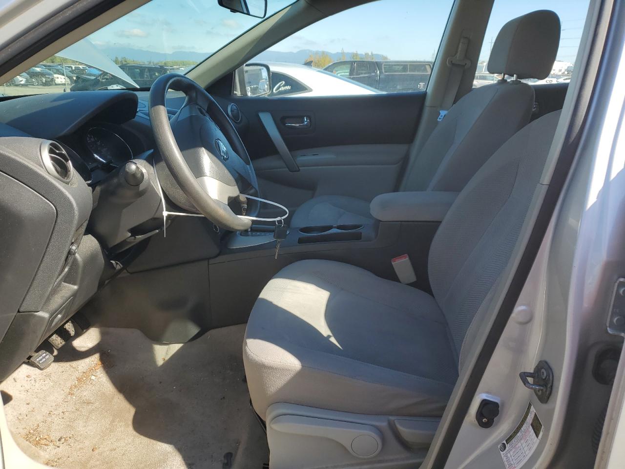 2011 Nissan Rogue - Image 7