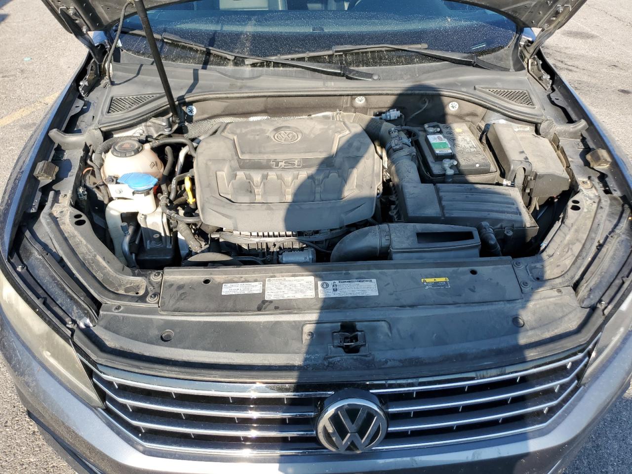 1VWBA7A36JC021990 2018 Volkswagen Passat Se