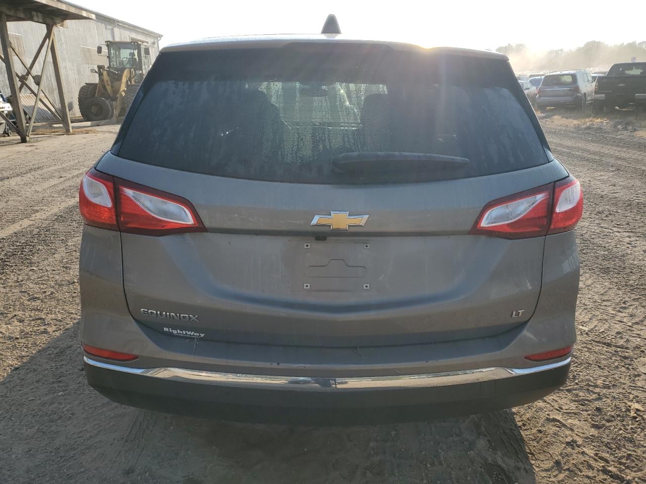 3GNAXJEV2JS613216 2018 Chevrolet Equinox Lt