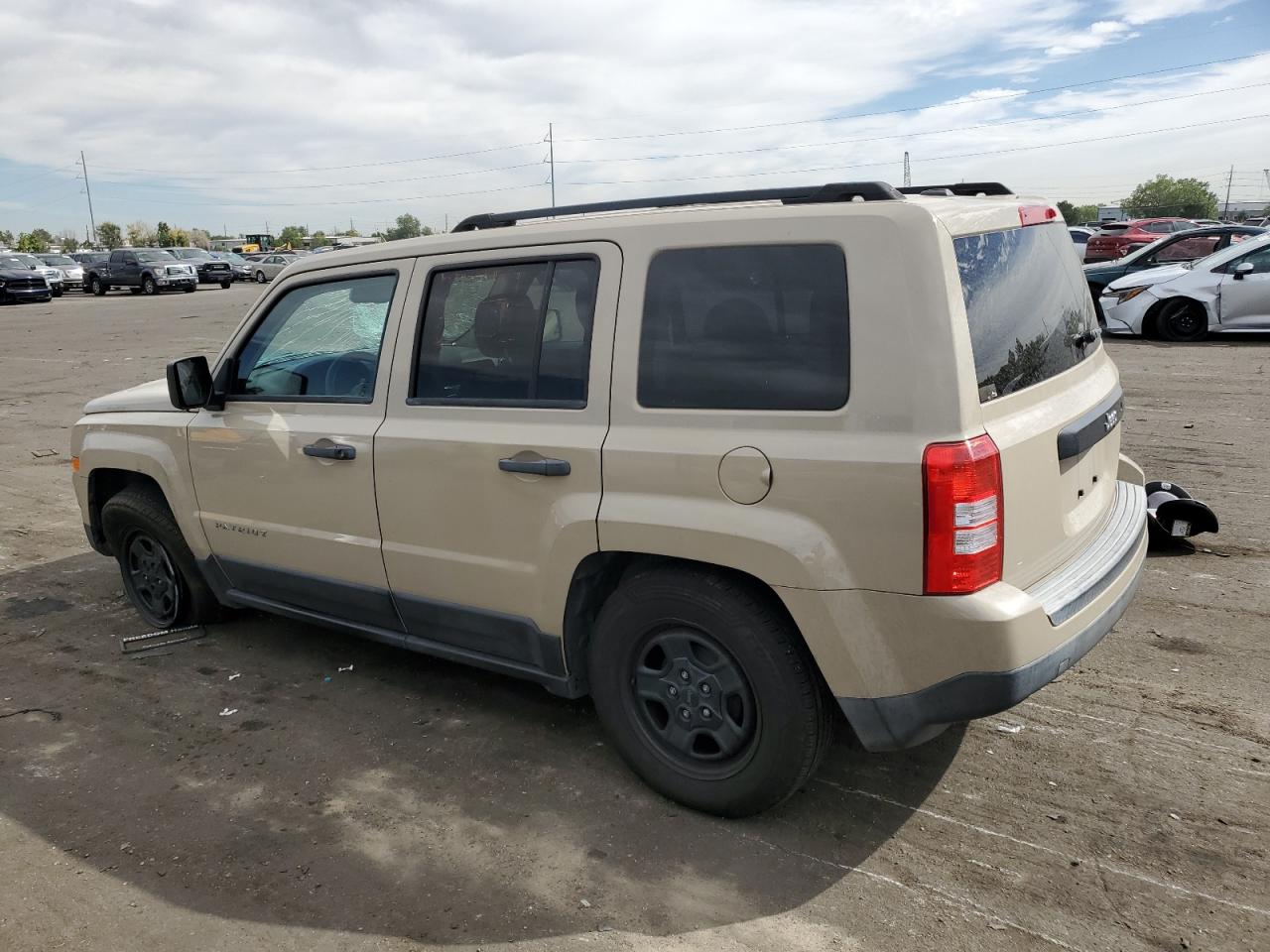 2016 Jeep Liberty (Patriot) - Image 2