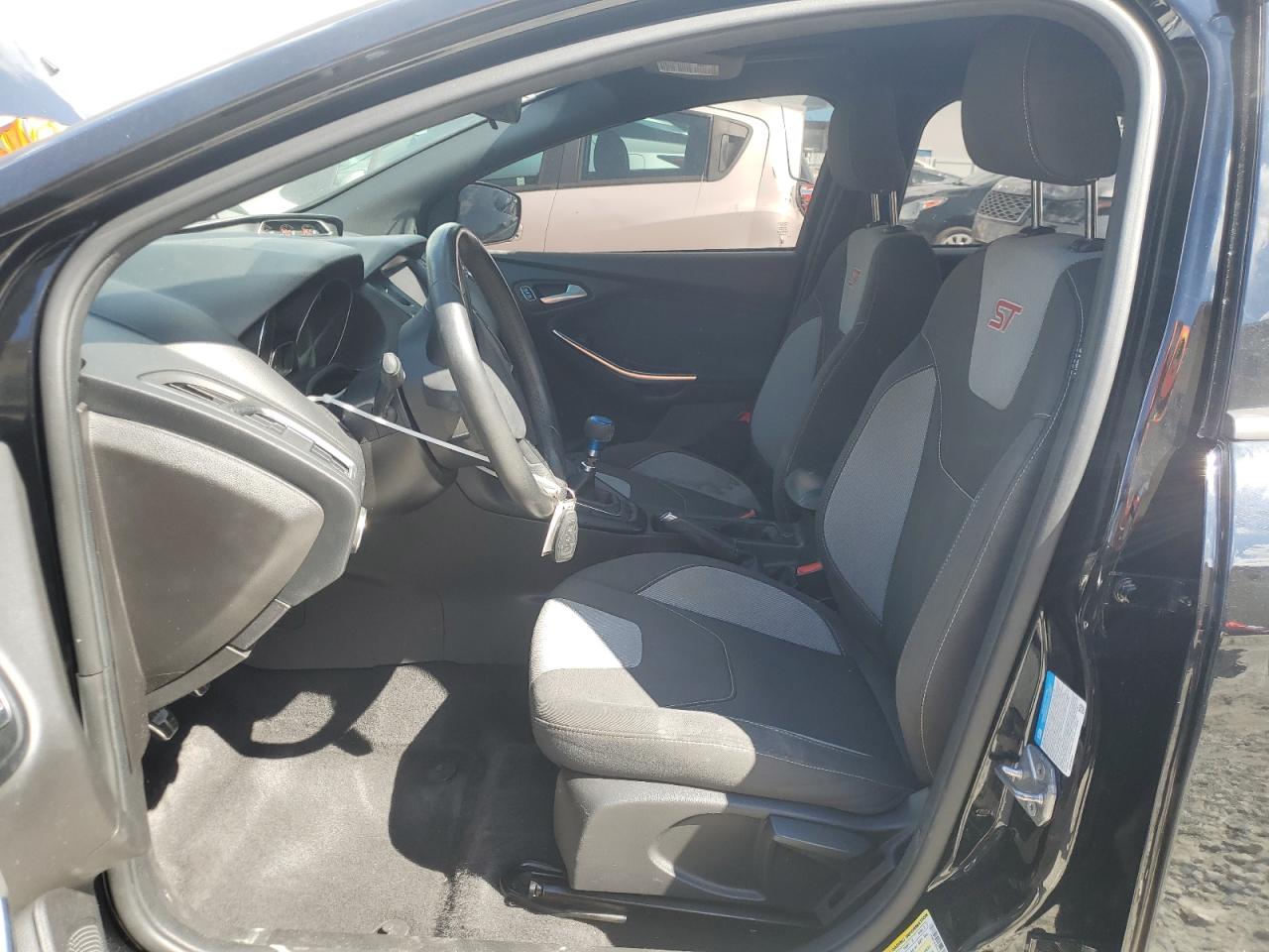 1FADP3L95JL231085 2018 Ford Focus St