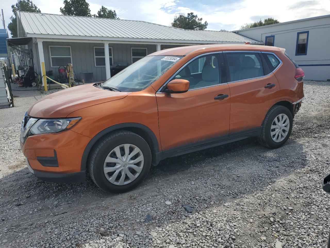 5N1AT2MT0HC777263 2017 NISSAN ROGUE - Image 1