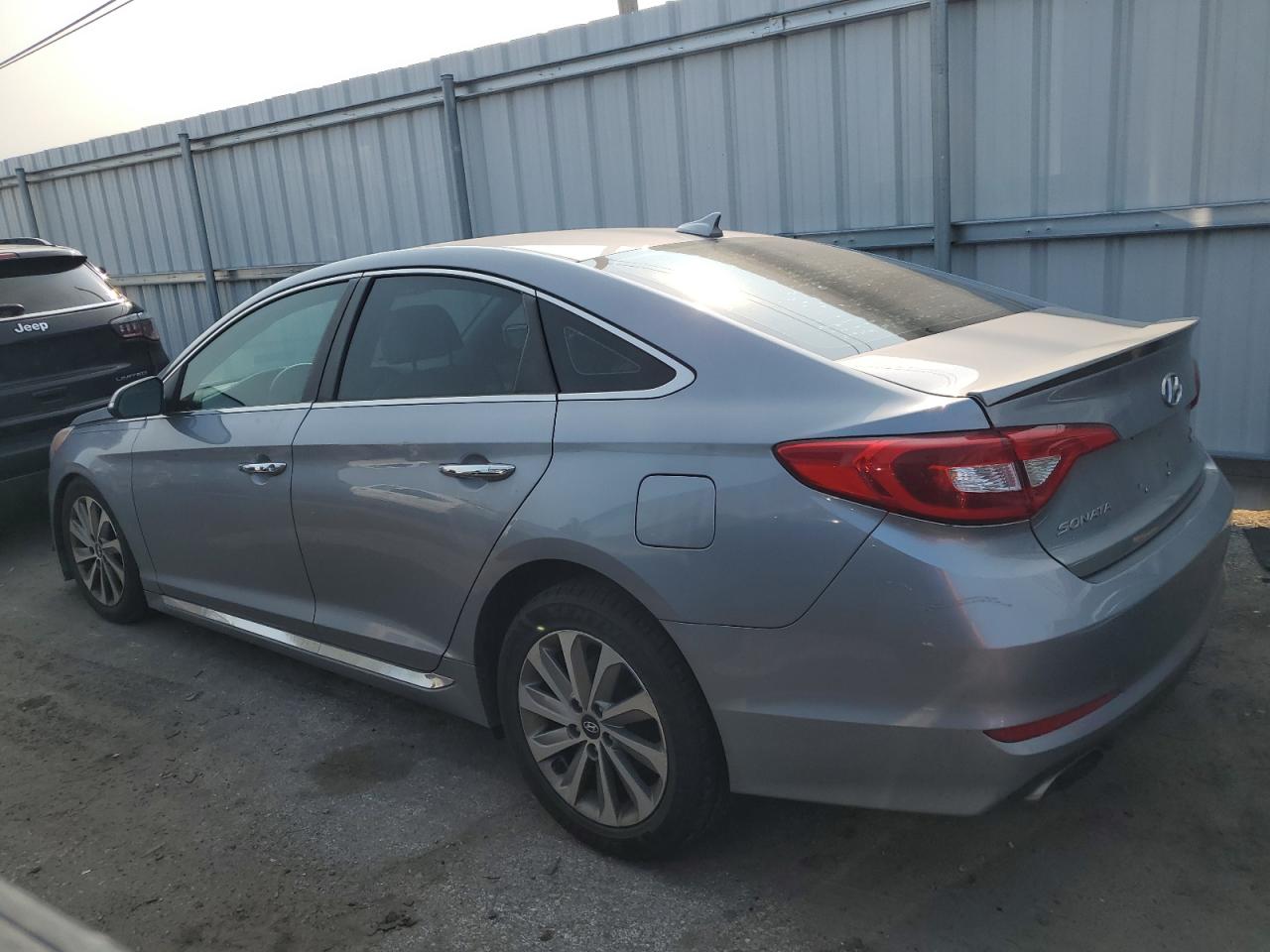 2016 Hyundai Sonata - Image 2