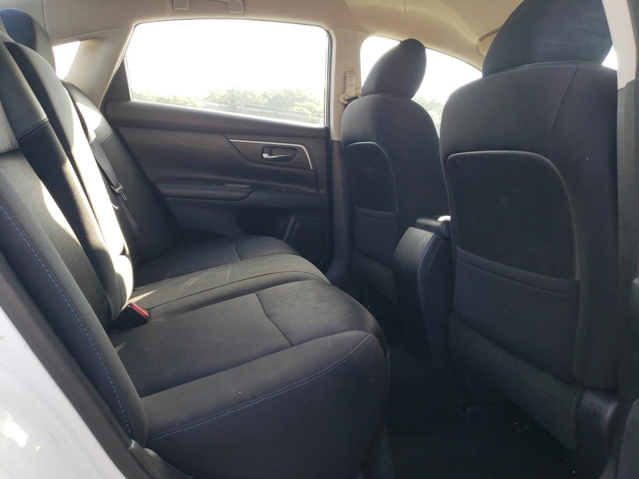 2017 Nissan Altima - Image 11