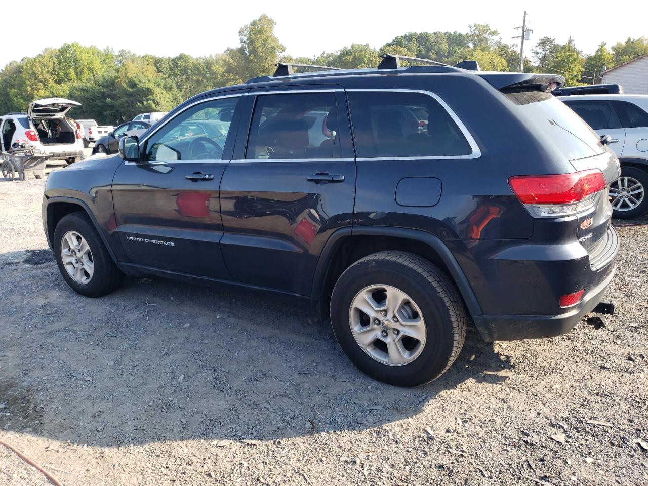 2015 Jeep Grand Cherokee - Image 2