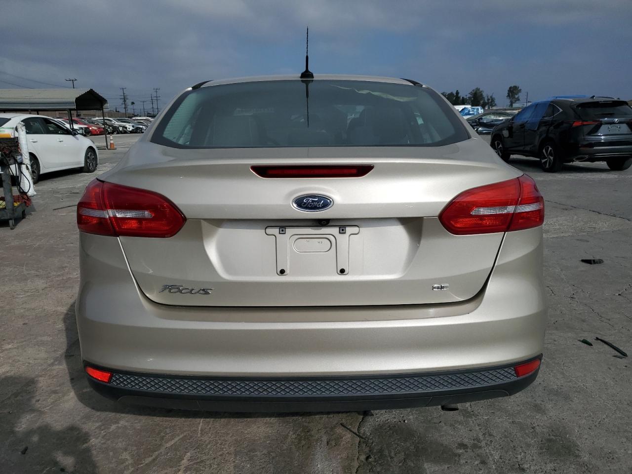 1FADP3F21JL250523 2018 Ford Focus Se