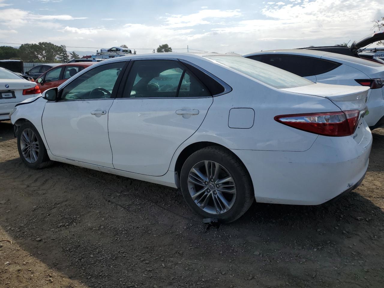 VIN 4T1BF1FK6GU122480 2016 TOYOTA CAMRY no.2