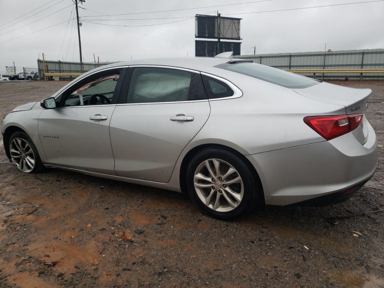 2018 Chevrolet Malibu - Image 2