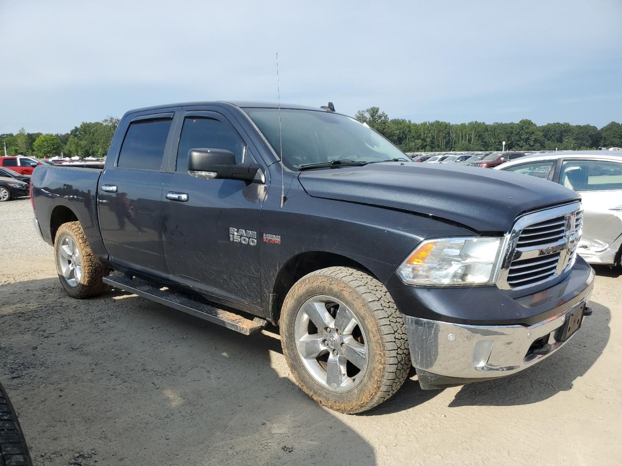 2016 RAM 1500 - Image 4