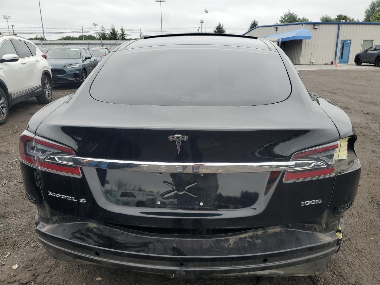 5YJSA1E27JF261442 2018 Tesla Model S