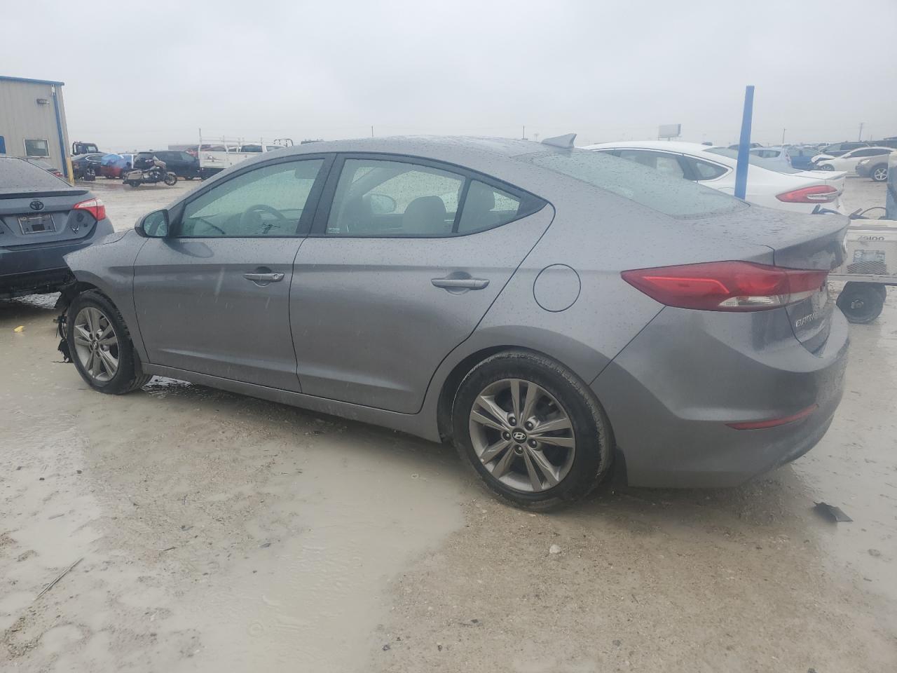 5NPD84LF9JH332895 2018 HYUNDAI ELANTRA - Image 2