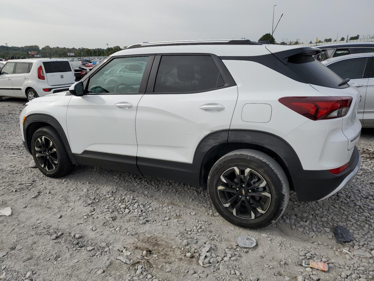 2023 Chevrolet TrailBlazer - Image 2