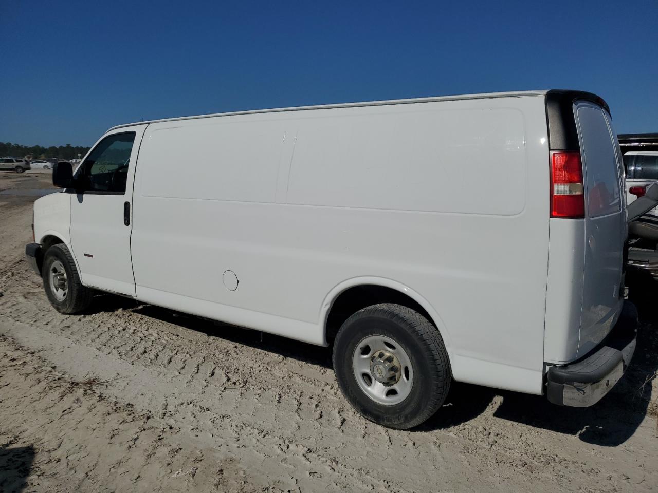 VIN 1GCZGUCL4D1109528 2013 CHEVROLET EXPRESS no.2