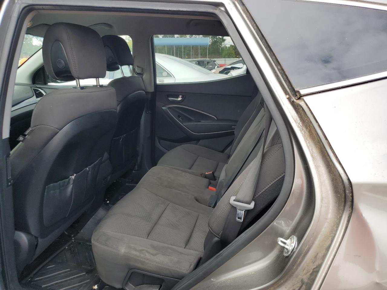 2013 Hyundai Santa Fe - Image 10